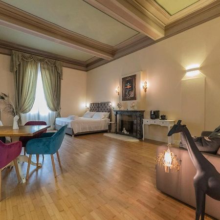 Aldrovandi Luxury Suites And Apartment โบโลญญา ภายนอก รูปภาพ