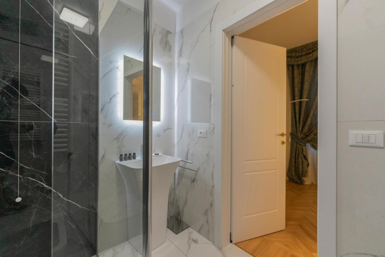 Aldrovandi Luxury Suites And Apartment โบโลญญา ภายนอก รูปภาพ