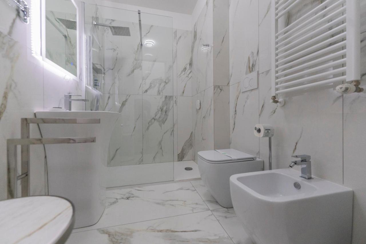 Aldrovandi Luxury Suites And Apartment โบโลญญา ภายนอก รูปภาพ