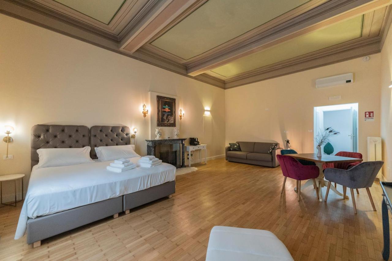 Aldrovandi Luxury Suites And Apartment โบโลญญา ภายนอก รูปภาพ
