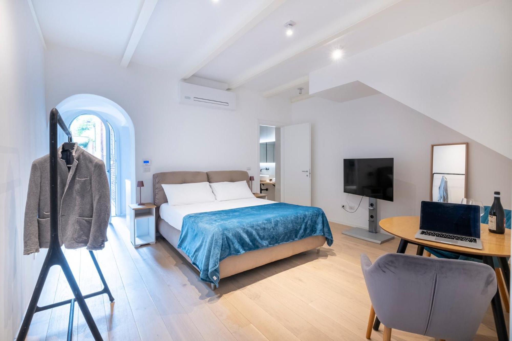 Aldrovandi Luxury Suites And Apartment โบโลญญา ภายนอก รูปภาพ