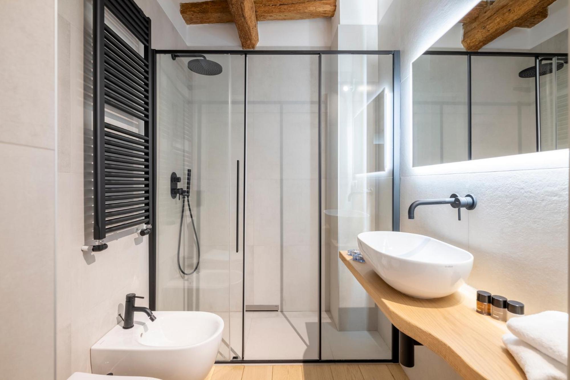 Aldrovandi Luxury Suites And Apartment โบโลญญา ภายนอก รูปภาพ
